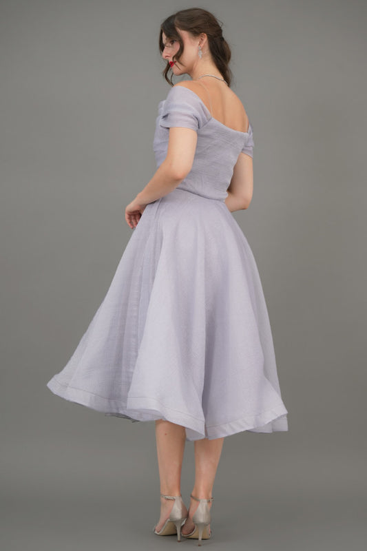 Organza evening dress with off-shoulder collar, gray color