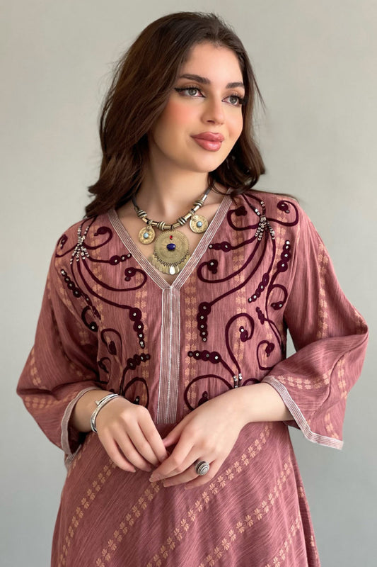 Jalabiya with cloche cut, embroidered in Oud colour