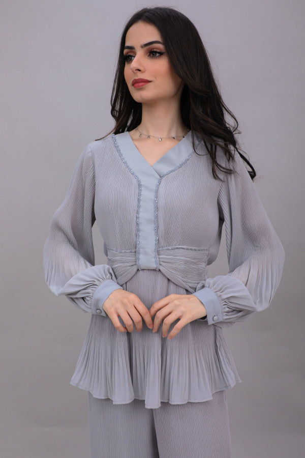 Gray color pleated blouse and pants set at the waist