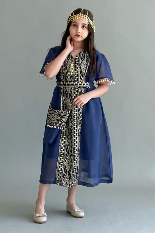 Kuwaiti girls' jalabiya with vertical embroidery and decorated with blue tassels 