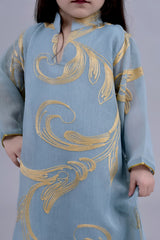 Girls' oriental jalabiya, embroidered with a golden Tiffany-coloured veil