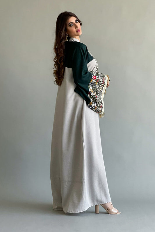 Jalabiya with cardigan sleeves, embroidered and decorated with gray Ceylon beads 