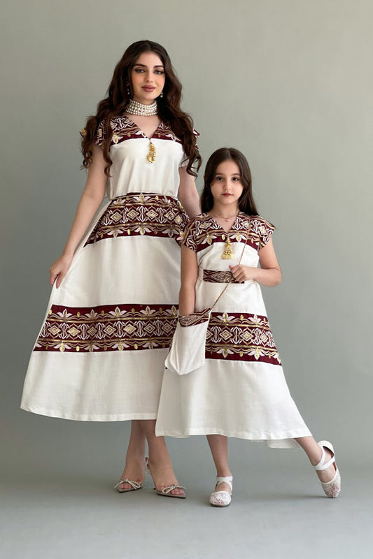Girls' midi jalabiya with horizontal embroidery and sequins, burgundy colour