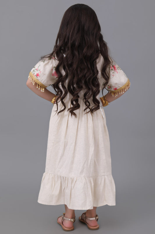 Girls' linen robe with floral prints, decorated with beads and Lulu, beige colour 
