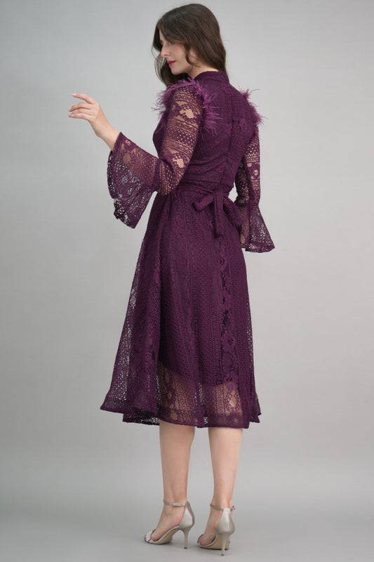 Short lace dress with purple feathers