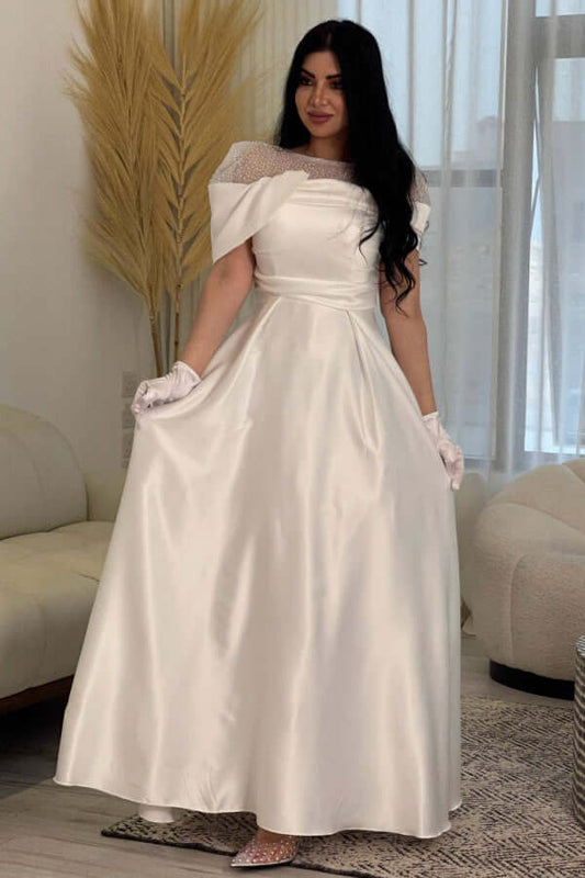 White satin taffeta dress with collar sleeves