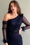 Asymmetric shoulder sequin dress decorated with feathers, navy blue