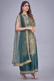 Jalabiya with an Indian design, embroidered with a green tulle shawl on the shoulder 