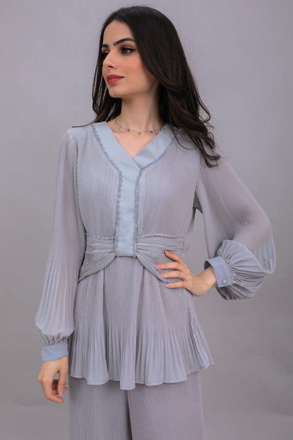 Gray color pleated blouse and pants set at the waist