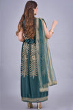 Jalabiya with an Indian design, embroidered with a green tulle shawl on the shoulder 