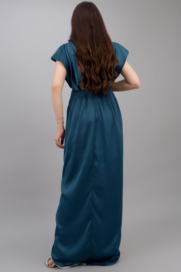 فستان ساتان بتصميم لف مزين بشريط كريستال لون بترولي