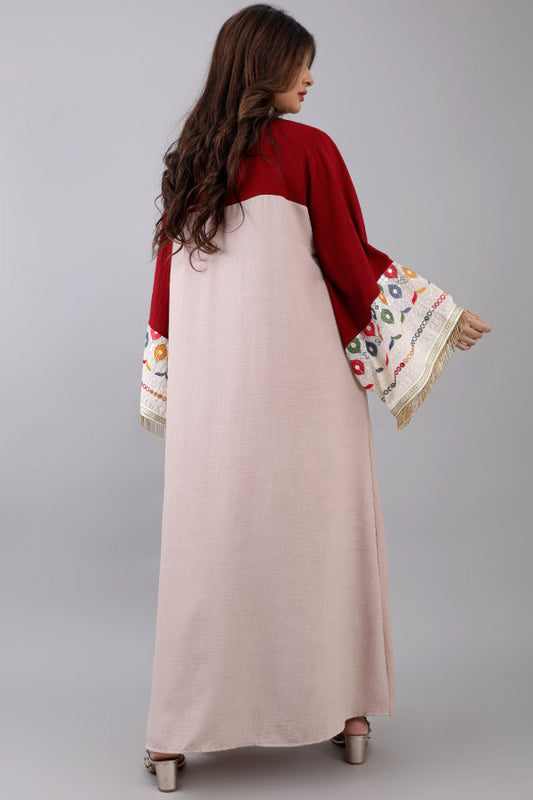 Jalabiya with cardigan sleeves, embroidered and decorated with beige Ceylon beads 